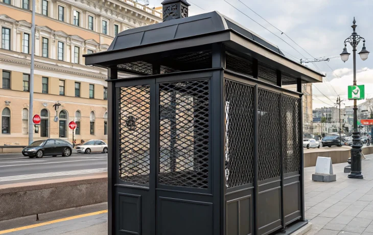 На станции метро «Театральная» демонтировали заборы и начали монтаж новых выходов На станции метро «Театральная» демонтировали заборы и начали монтаж новых выходов